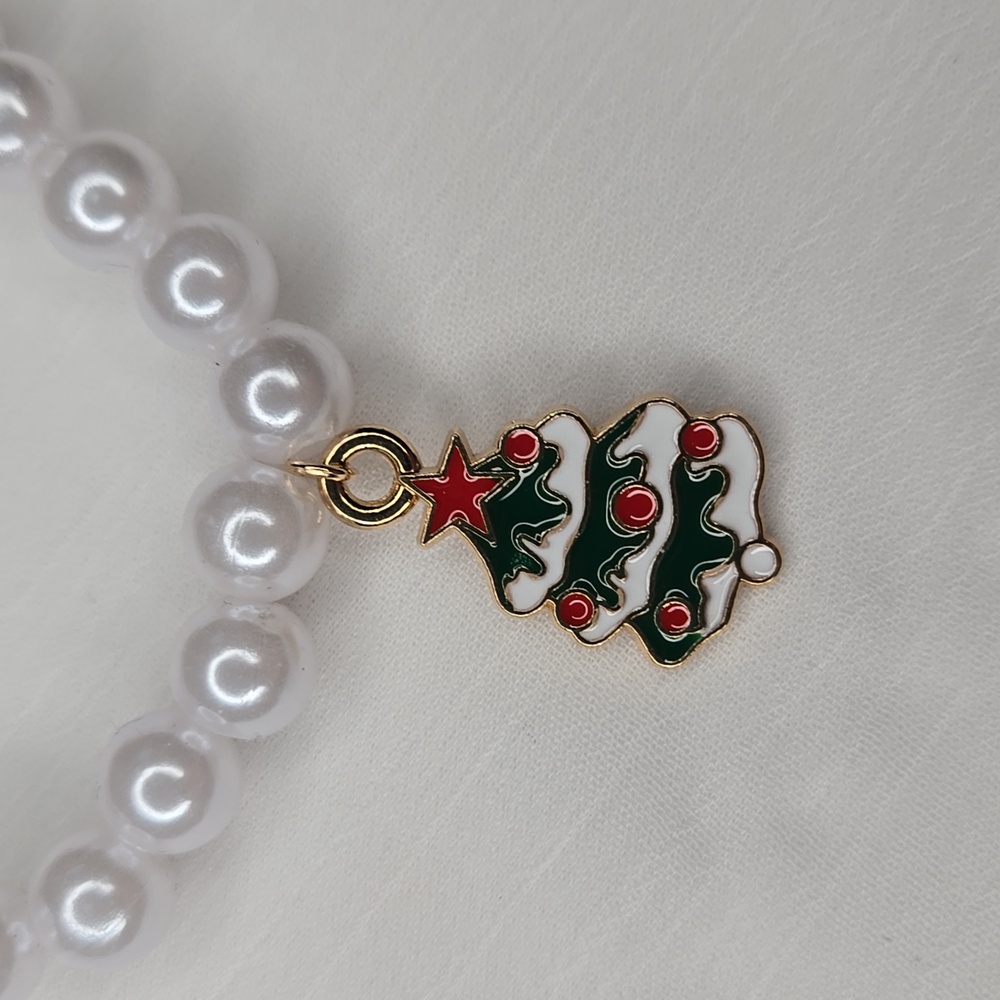 Christmas Tree Charm Pearly Bracelet - Picture 3 of 3